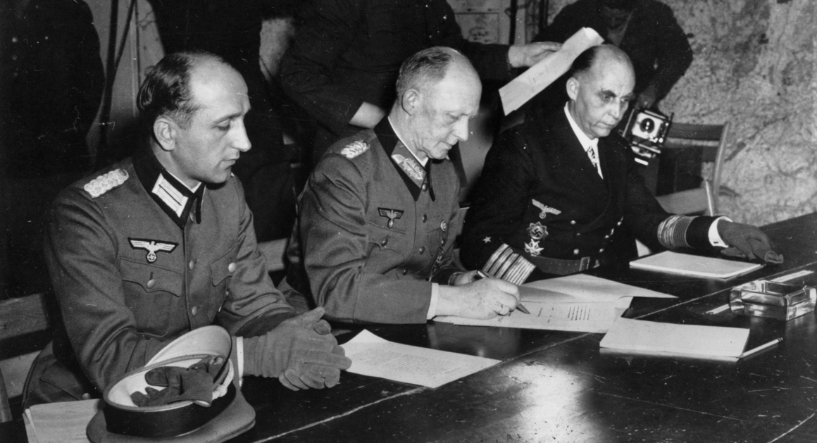 ۱۰ شخصیت برجسته و مهم آلمان نازی که با خوردن قرص سیانور به زندگی خود پایان دادند